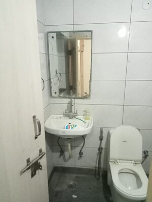 Bathroom in 2 BHK Builder Floor at Sector 40 – for Rent