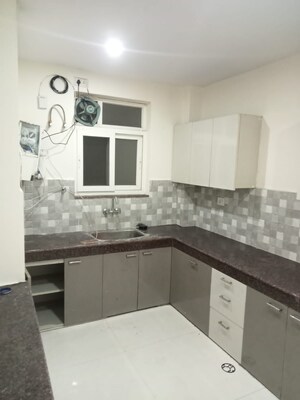 Kitchen in 2 BHK Builder Floor at Sector 40 – for Rent