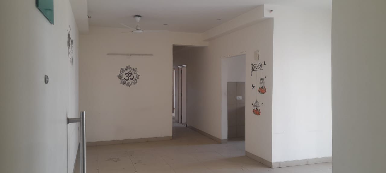 3 BHK + Extra Room 1900 Sq.Ft. Apartment in Emaar Palm Gardens