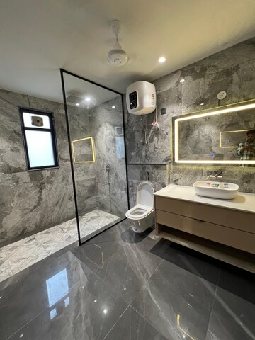 Attached Bathroom in 4 BHK Apartment at DLF The Crest, Sector 54 – for Sale