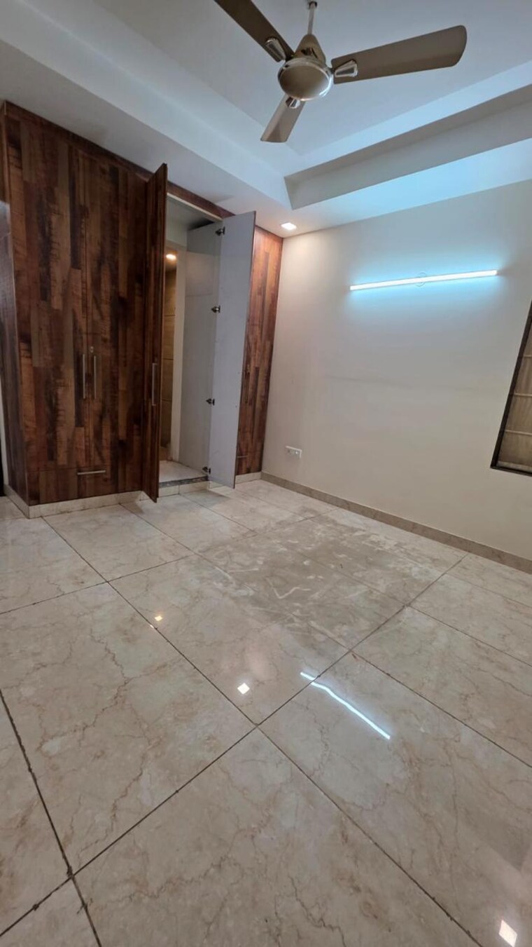 Room, ansal-sushant-floors 3.5 Bedroom 2000 Sq.Ft. Builder Floor In Sushant Lok ii Gurgaon 9405349