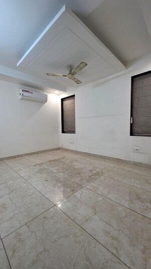 Room in 3.5 BHK Builder Floor at Ansal Sushant Floors, Sushant Lok ii – for Rent