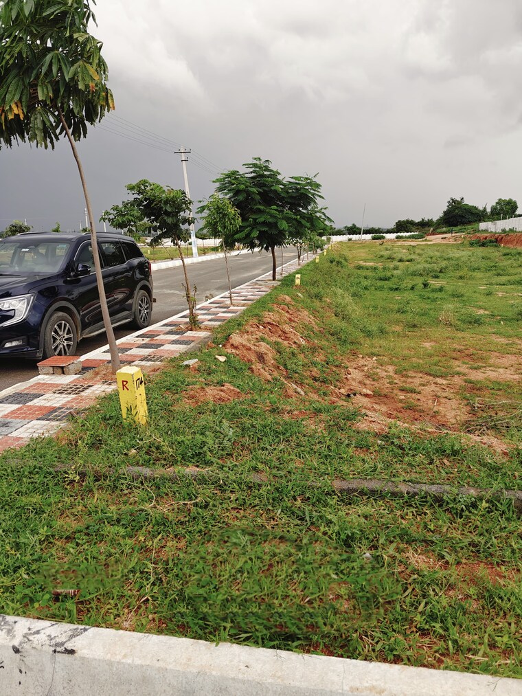Garden, eeshanya-heights  151 Sq.Yd. Plot In Shadnagar Hyderabad 9405344
