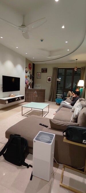 Team Area in 2 BHK Apartment at Lodha World View, Worli – for Rent