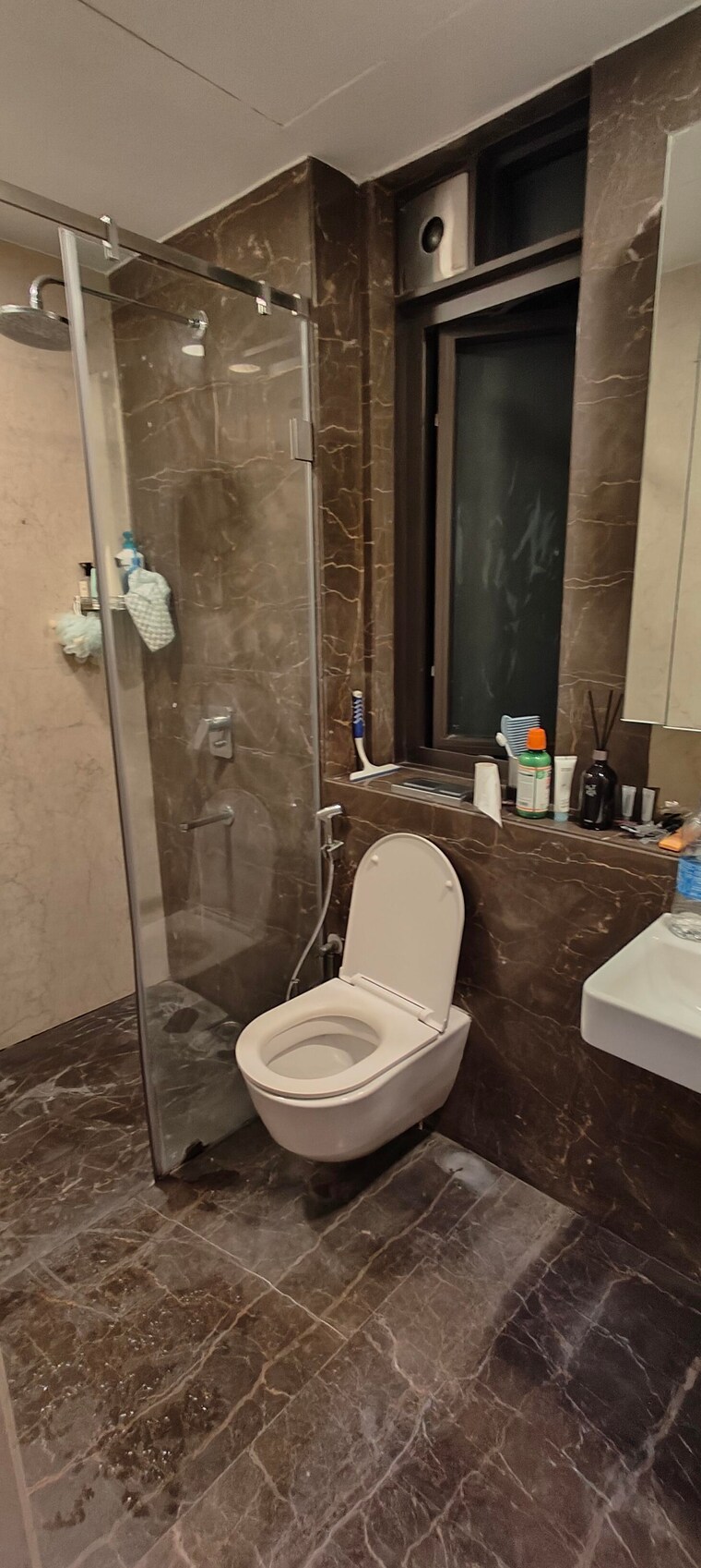 Bathroom, lodha-world-view 2 Bedroom 908 Sq.Ft. Apartment In Worli Mumbai 9405335