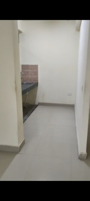 Room in 3 BHK Apartment at Conscient Habitat 78, Sector 78 – for Rent