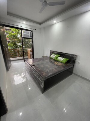 Room in 2 BHK Builder Floor at Sector 52 – for Rent