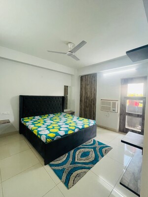 Bedroom in 2 BHK Builder Floor at Sector 40 – for Rent