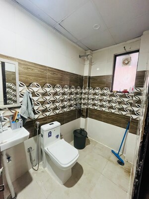 Master Bedroom in 2 BHK Builder Floor at Sector 40 – for Rent