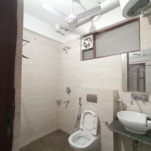 Bathroom in 2 BHK Builder Floor at Sector 40 – for Rent