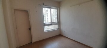 Room in 3.5 BHK Apartment at Emaar Palm Gardens, Sector 83 – for Rent