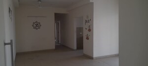 Room in 3.5 BHK Apartment at Emaar Palm Gardens, Sector 83 – for Rent