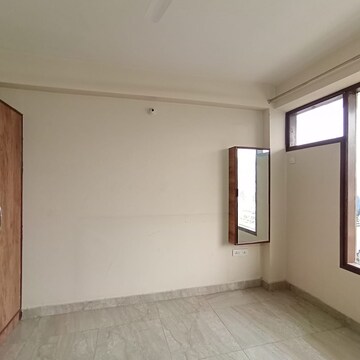 Room in 2 BHK Builder Floor at Sector 46 – for Rent