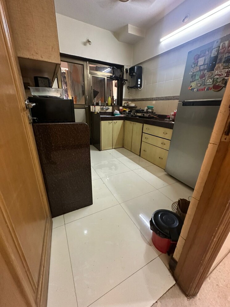 Kitchen, khar west 3 Bedroom 900 Sq.Ft. Apartment In Khar West Mumbai 9405369