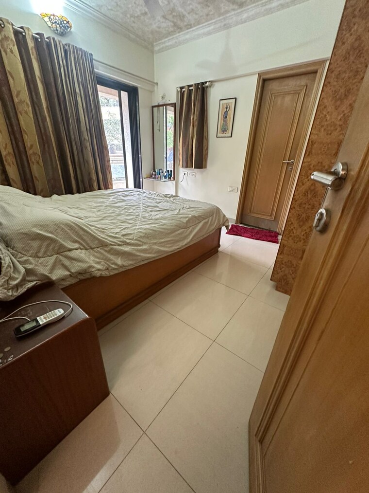 Bedroom, khar west 3 Bedroom 900 Sq.Ft. Apartment In Khar West Mumbai 9405369