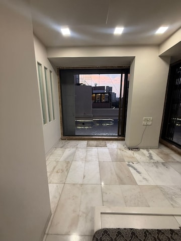 Room in 4 BHK Apartment at Joanna Villa, Bandra West – for Rent