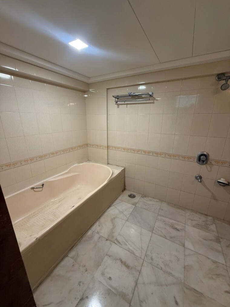 Bathroom, joanna-villa 4 Bedroom 1800 Sq.Ft. Apartment In Bandra West Mumbai 9405379
