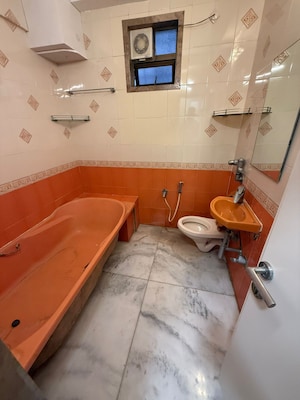 Team Area in 4 BHK Apartment at Joanna Villa, Bandra West – for Rent