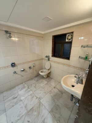 Bathroom in 4 BHK Apartment at Joanna Villa, Bandra West – for Rent
