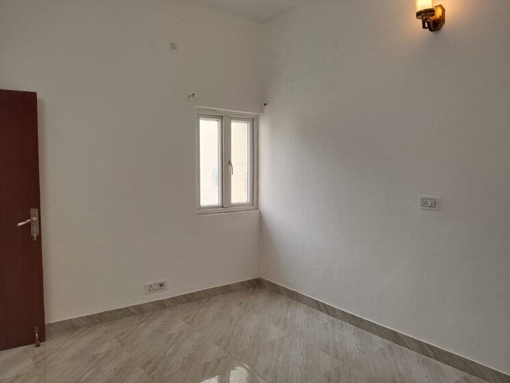 Room, saket 3 Bedroom 2200 Sq.Ft. Independent House In Saket Delhi 9405380