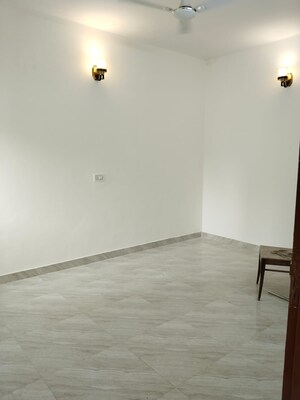 Room in 3 BHK Independent House at Saket – for Rent