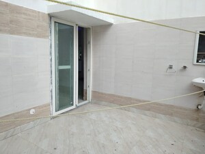 Room in 3 BHK Independent House at Saket – for Rent