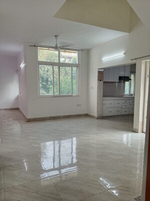 Room in 3 BHK Independent House at Saket – for Rent