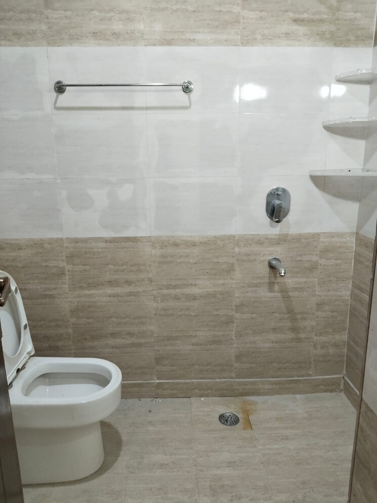 Bathroom, saket 3 Bedroom 2200 Sq.Ft. Independent House In Saket Delhi 9405380