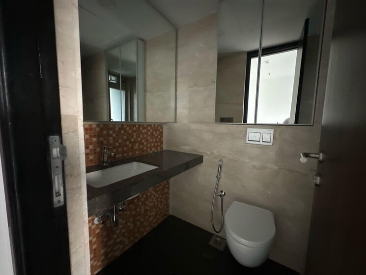 Bathroom, lodha-the-park 2 Bedroom 990 Sq.Ft. Apartment In Worli Mumbai 9405390