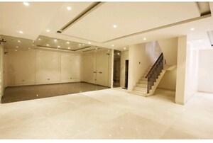 Room in 4 BHK Villa at Bptp Visionnaire Villas, Sector 70a – for Sale