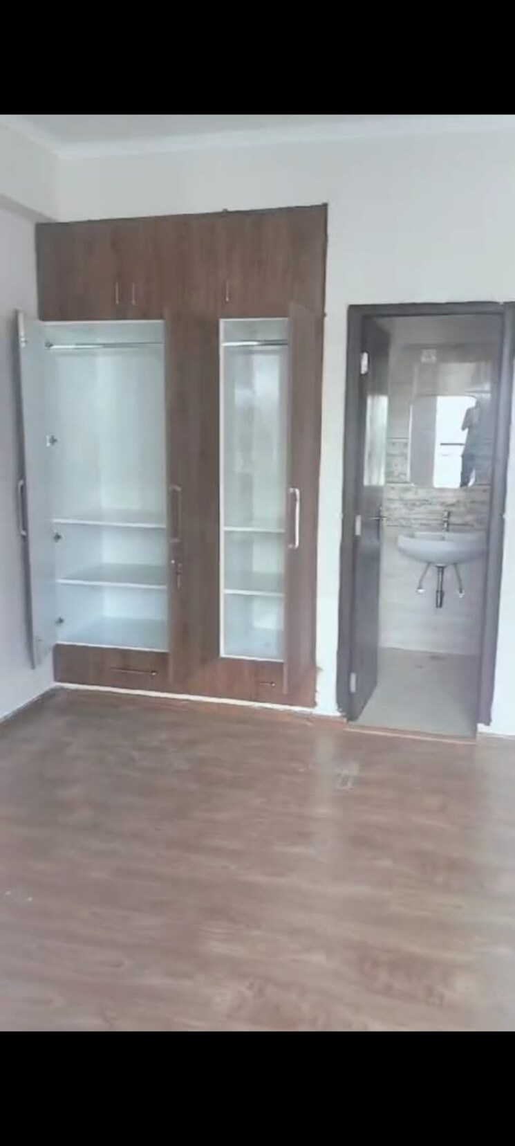 Room, amrapali-golf-homes 2 Bedroom 1100 Sq.Ft. Apartment In Sector 4 Greater Noida Greater Noida 9405420