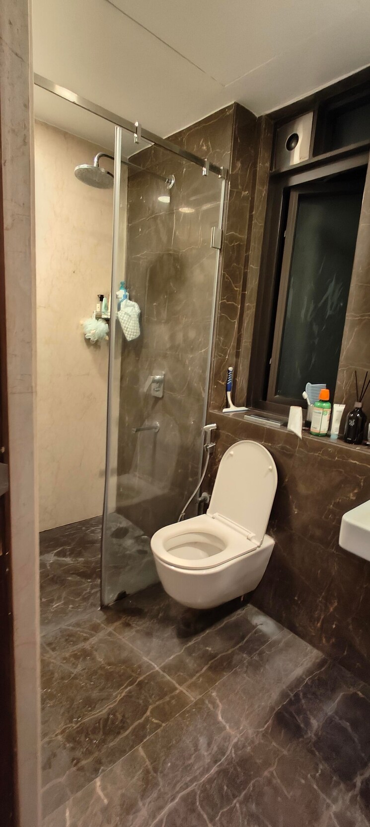 Bathroom, lodha-the-park 2 Bedroom 957 Sq.Ft. Apartment In Worli Mumbai 9405421