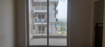 Room in 3 BHK Apartment at Emaar Palm Gardens, Sector 83 – for Sale