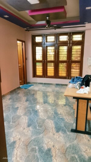 Room in 3 BHK Apartment at Vasant Kunj – for Sale