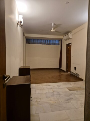Room in 3 BHK Apartment at Vasant Kunj – for Sale