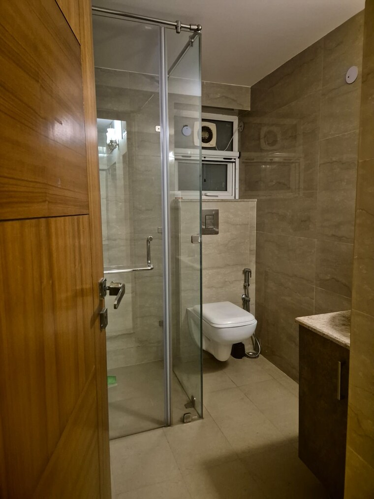 Bathroom, vasant kunj 3 Bedroom 1600 Sq.Ft. Apartment In Vasant Kunj Delhi 9405468