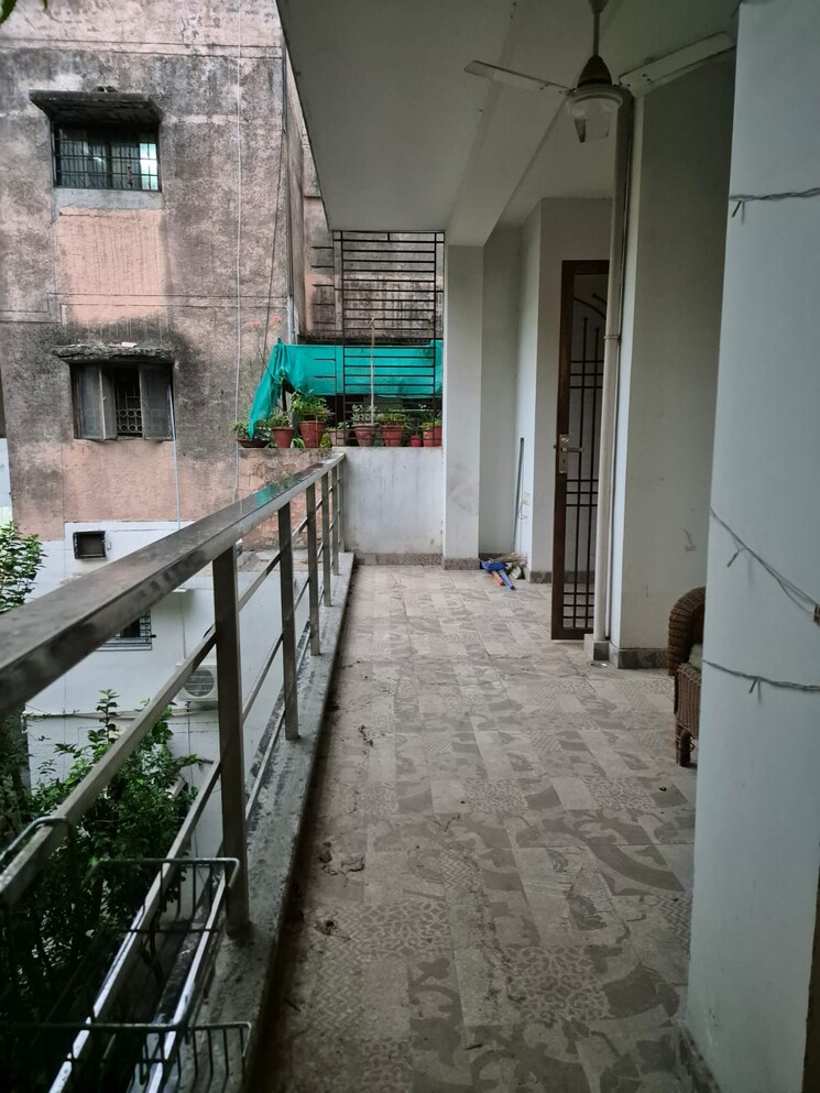 Balcony, vasant kunj 3 Bedroom 1600 Sq.Ft. Apartment In Vasant Kunj Delhi 9405468