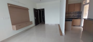 Room in 3 BHK Apartment at Signature Global Golf Greens, Sector 79 – for Rent