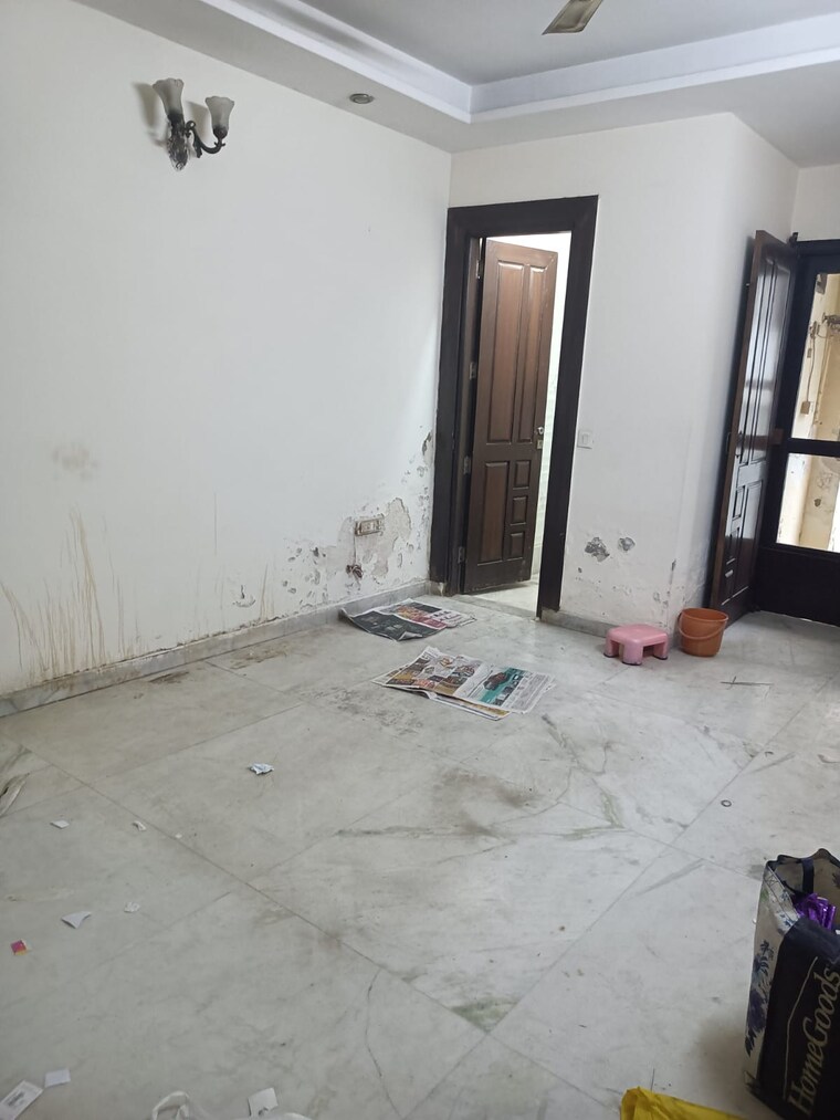 Room, ram vihar 3 Bedroom 1750 Sq.Ft. Builder Floor In Ram Vihar Delhi 9405492