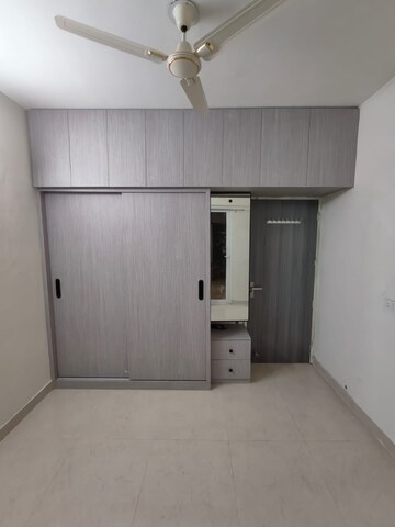 Room in 2.5 BHK Apartment at ROF Alante, Sector 108 – for Rent