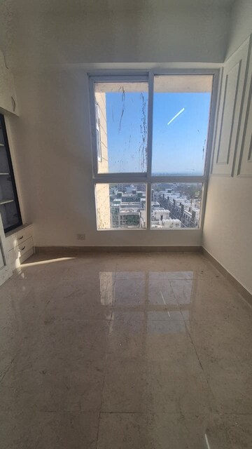 Room in 2.5 BHK Apartment at ROF Alante, Sector 108 – for Rent