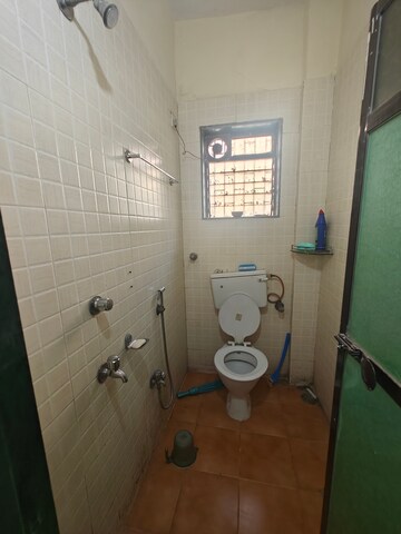 Master Bedroom in 2.5 BHK Apartment at New Palm Beach CHS, Nerul Sector 4 – for Rent