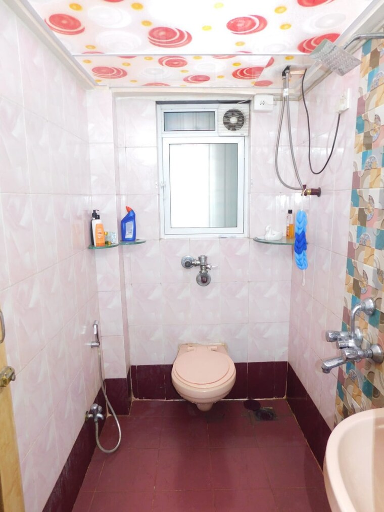 Bathroom, andheri west 3 Bedroom 1225 Sq.Ft. Apartment In Andheri West Mumbai 9405520