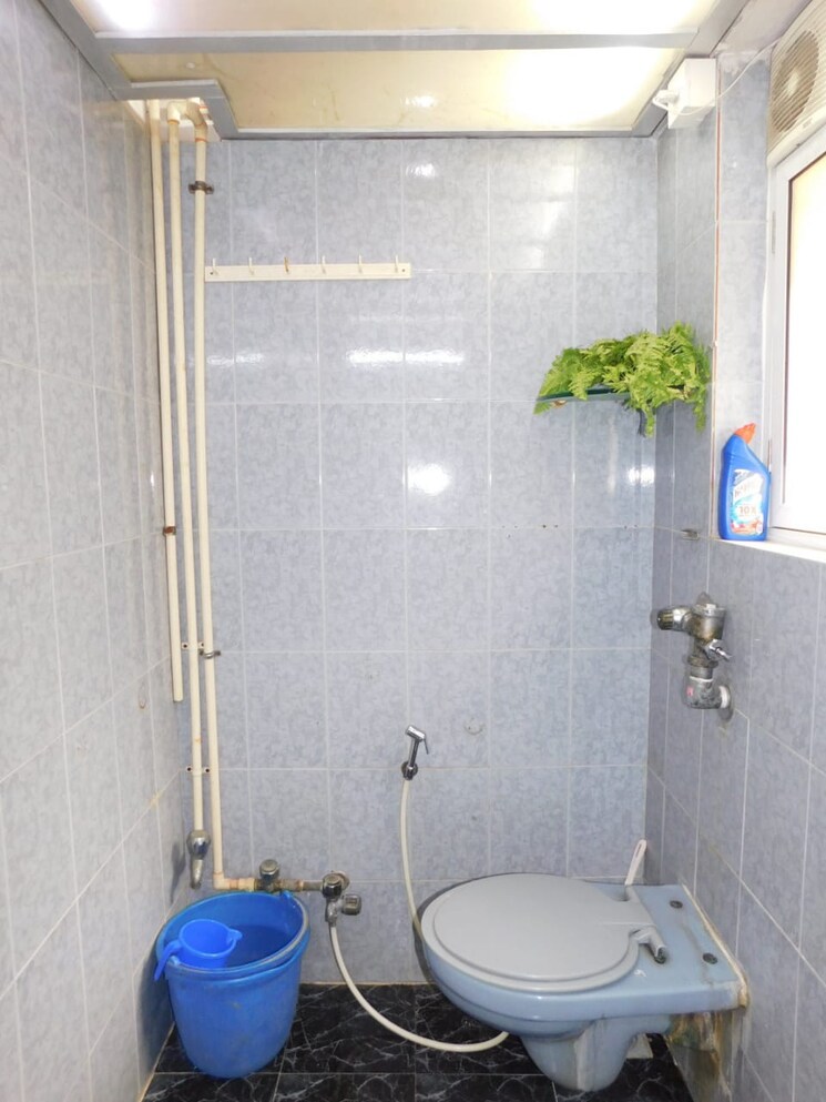 Bathroom, andheri west 3 Bedroom 1225 Sq.Ft. Apartment In Andheri West Mumbai 9405520