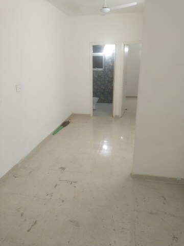 Room in 2 BHK Apartment at Signature Global The Millennia, Sector 37d – for Rent