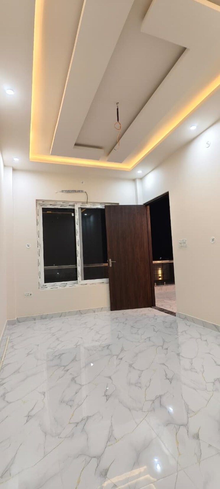 Room, matiyari 3.5 Bedroom 1075 Sq.Ft. Independent House In Matiyari Lucknow 9405579