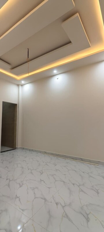 Room in 3.5 BHK Independent House at Matiyari – for Sale