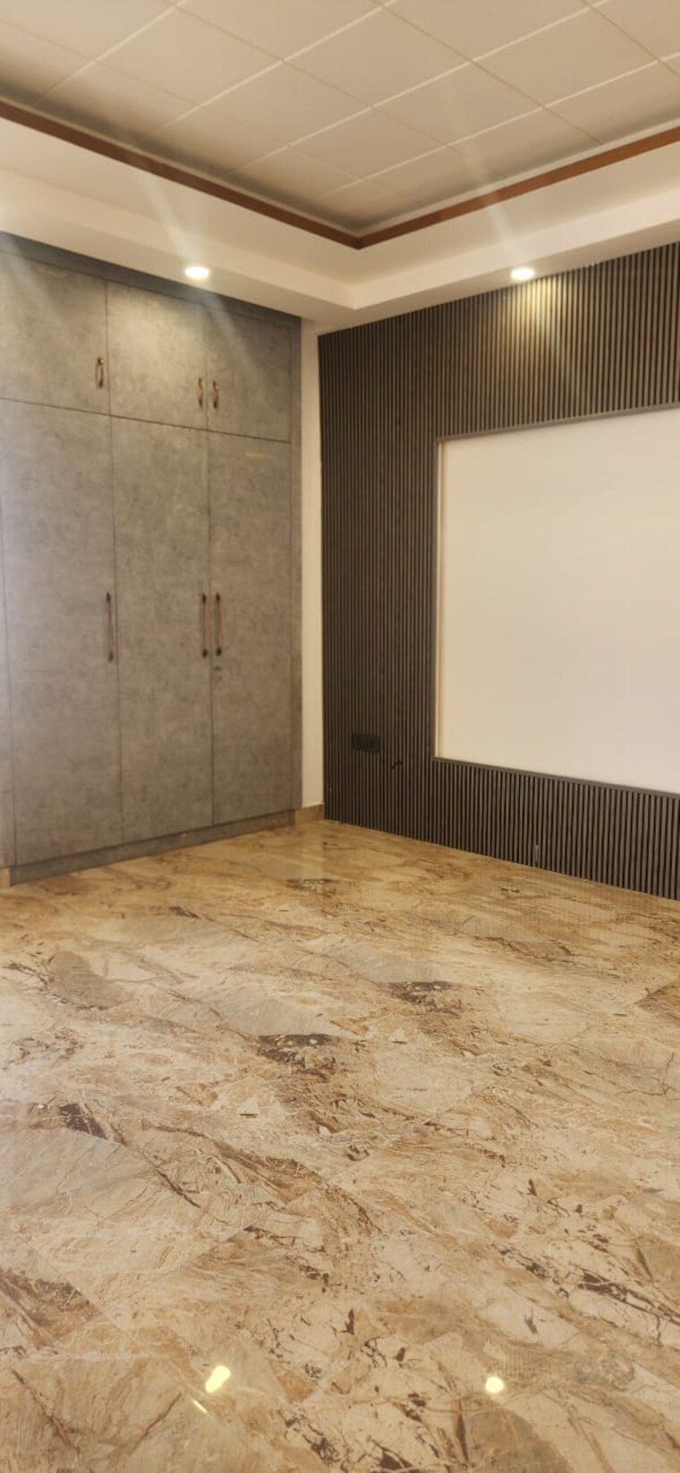 Room, bptp-discovery-park 3 Bedroom 2440 Sq.Ft. Apartment In Sector 80 Faridabad 9405582