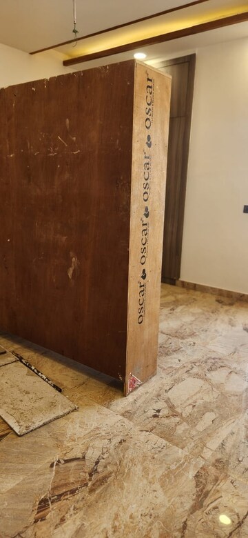 Building Lobby in 3 BHK Apartment at BPTP Discovery Park, Sector 80 – for Rent