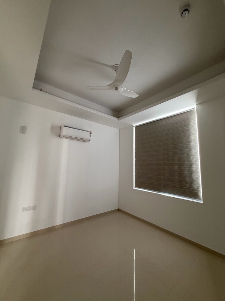Room, omaxe-lake 5 Bedroom 3550 Sq.Ft. Penthouse In North Mullanpur Chandigarh 9405459